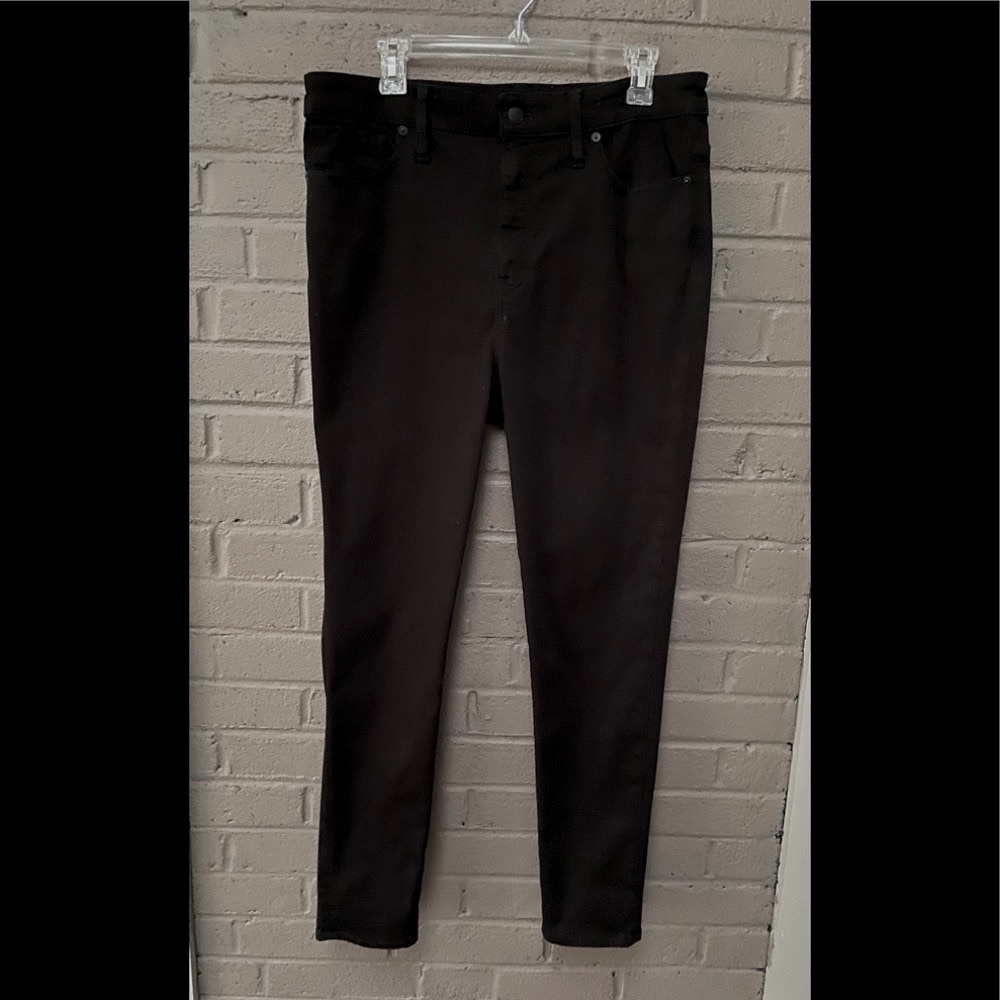 - Madewell  black  Curvy High Rise skinny jean 32